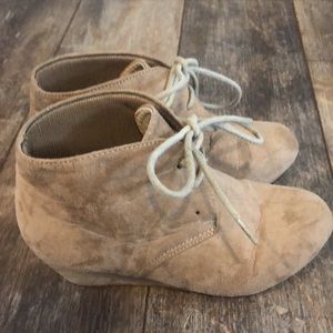 Girls Lace up Wedge bootie